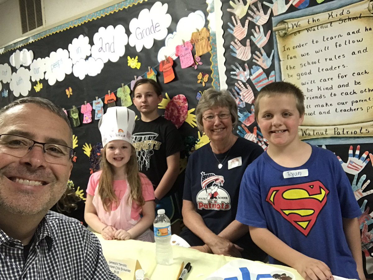 KevinCaseDSD's tweet photo. Great things going on @WalnutPatriots #StreamTheme for the day is #MathIsAllAroundUs @Emporia253 #EmporiaProud @AAndersonHard @VSchweinler https://t.co/xfy7rICcCR