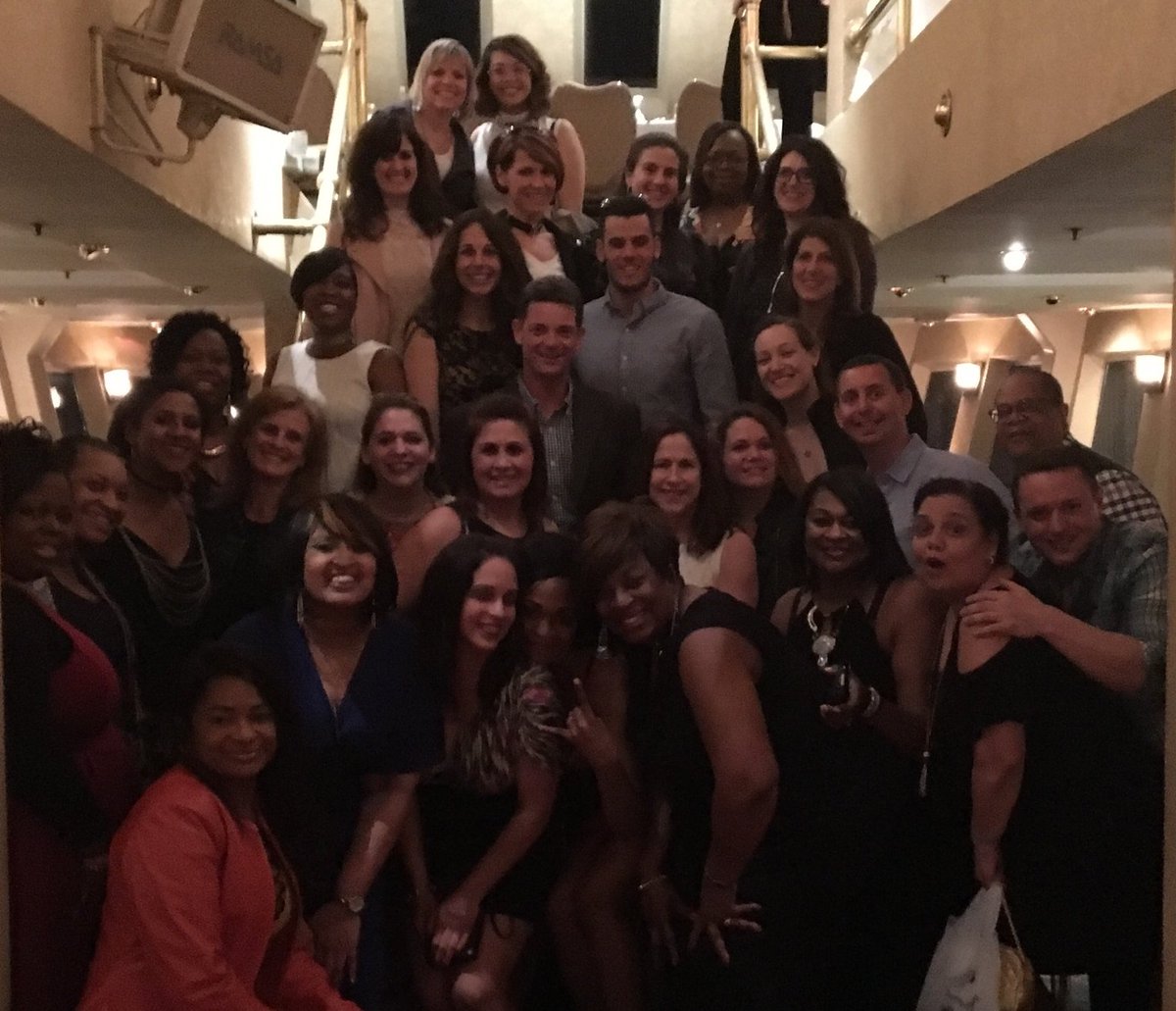OrlaHot's tweet photo. Green Grove says "Ciao bella Mrs. Windly-Chavez" #missyoualready https://t.co/PJlXIKimU0