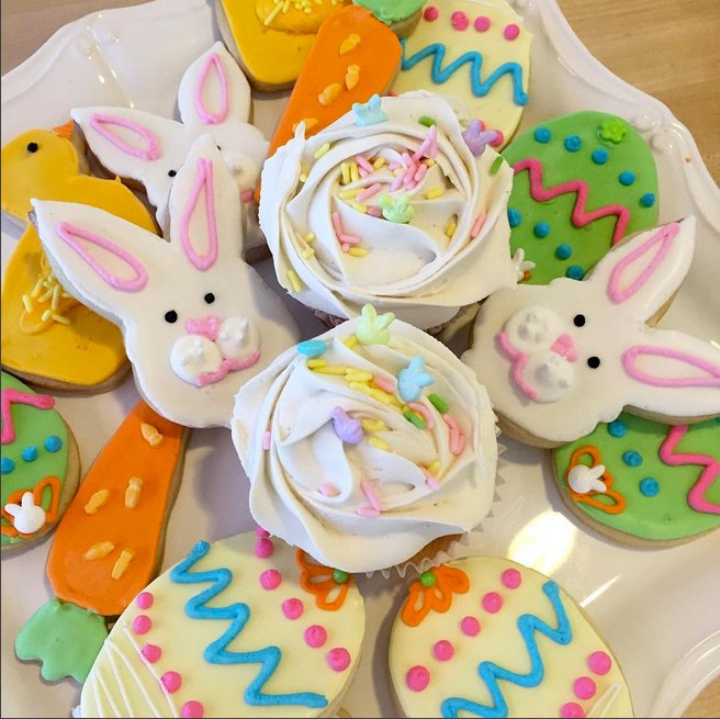 ninasfreshbaker's tweet photo. Ready for EASTER!! #ninasfreshbakery #excitedforeaster #easterweekend #easter2016 #easterfun #cupcakes #cookies #bunny #duck #carrot #eggs https://t.co/xdKUQs2vbb