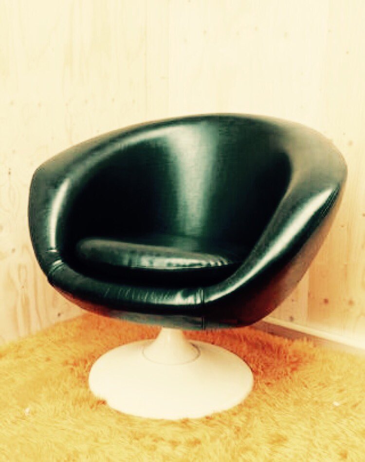 GoodGangaNL's tweet photo. Good Ganga; Leuke vintage space age fauteuil. De fauteuil is van skai leer, licht van gewicht. en in fantastische conditie. https://t.co/EzeNEseOwU