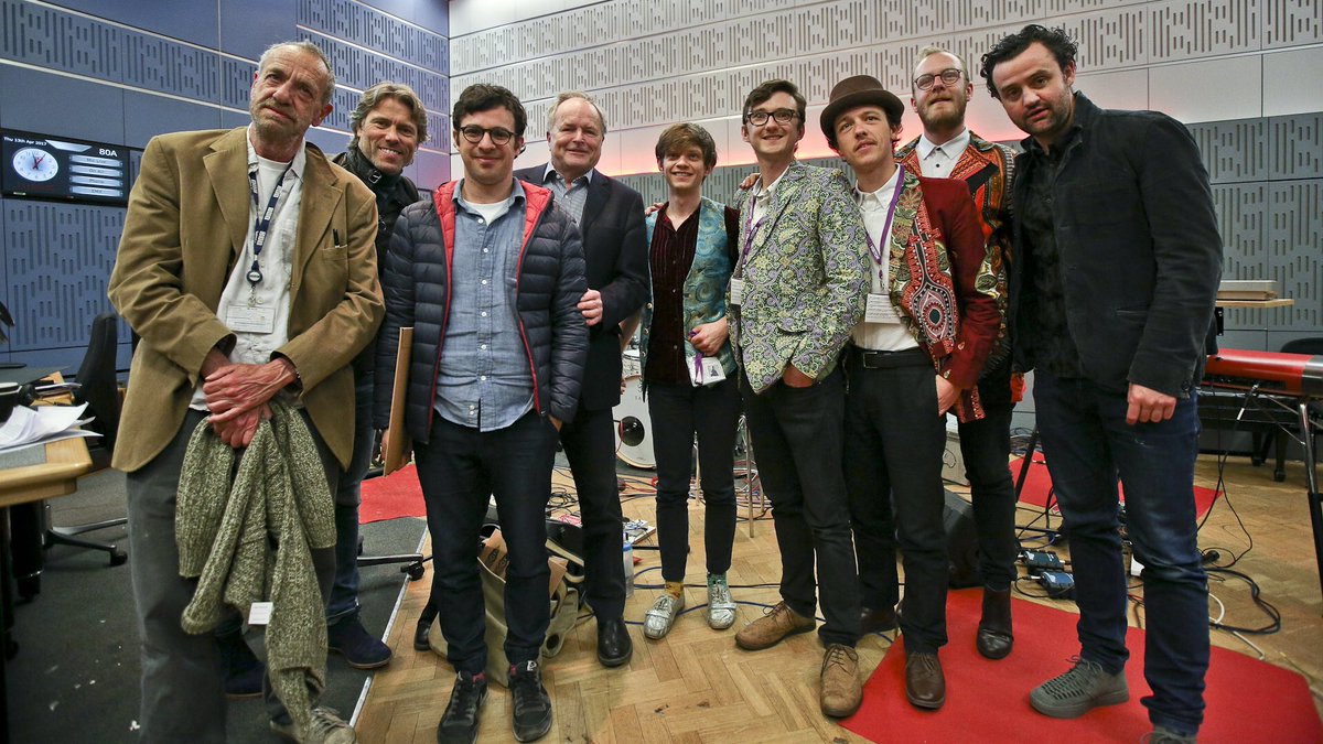 Maiatheband's tweet photo. @BBCRadio4 @JohnBishop100 @simon_a_bird @DanielMays9 @DawnOPorter @ZambujoAntonio @ArfurSmith #BBCLooseEnds crew! pic:Tricia Yourkevich/BBC https://t.co/OVZZgZcF9w