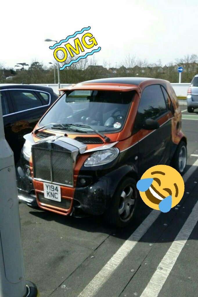 Smarteros_MX's tweet photo. Jajaja este #smartero si se la mamó con su Smart Rolls Royce 😂 https://t.co/Phfmmx9YgV