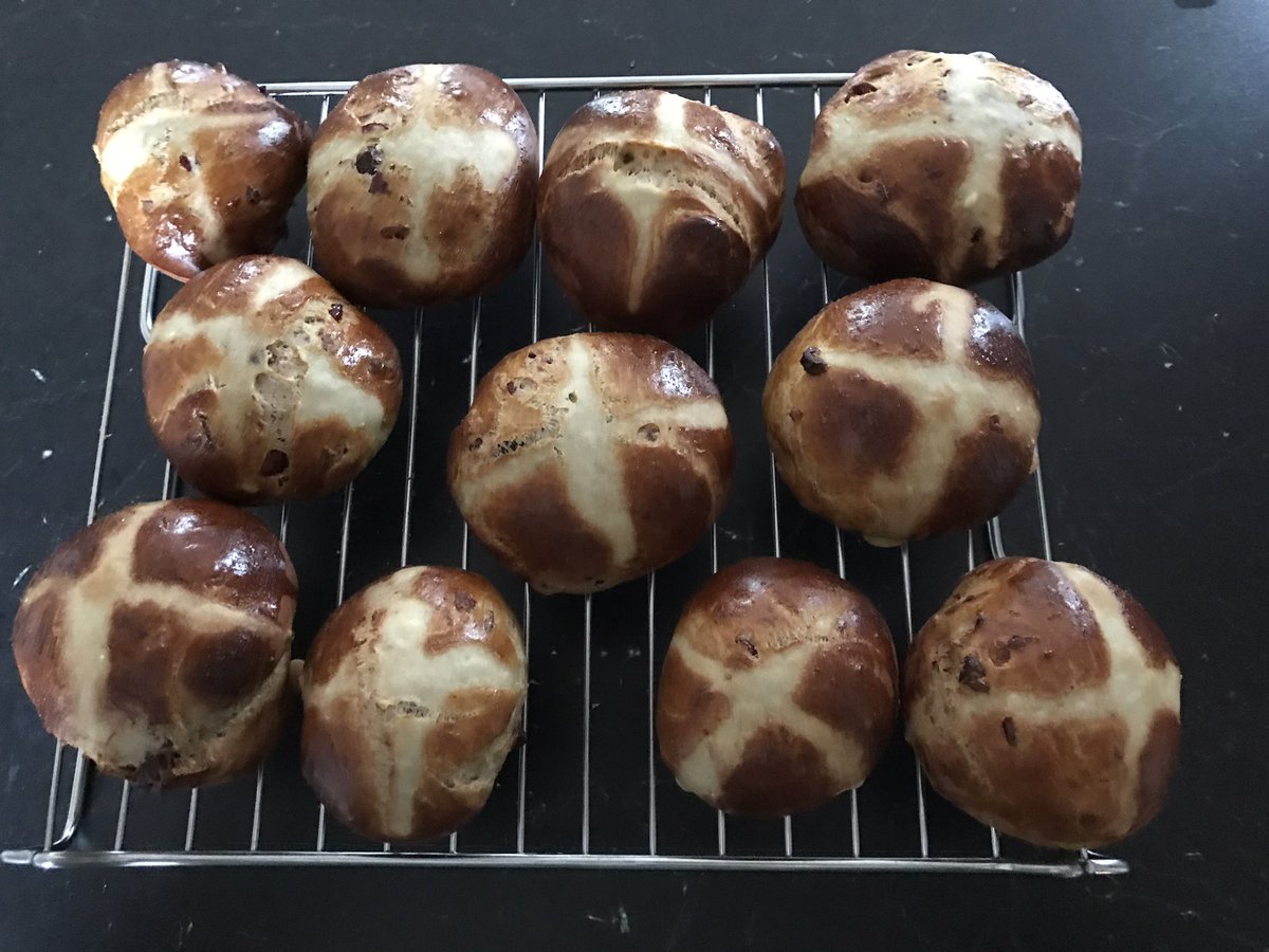 LindaUnwin's tweet photo. Home made hot cross buns. #homebacking #hotcrossbuns https://t.co/RXf5UXxGtr