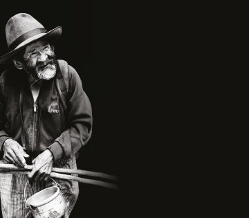 #RICICLAO non è solo un Mercatino: potete visitare la mostra fotografica "Racconti da un altro mondo": ow.ly/Qzax30aPImg