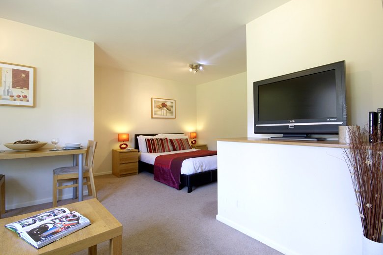 AleksandraPAS's tweet photo. Boxford Ridge Apartments - STAY IN APRIL OR MAY FOR ONLY £65 PER NIGHT!
Studios available now in Bracknell. 
https://t.co/Dd42tsvWe3 https://t.co/WcMbfsOsUF