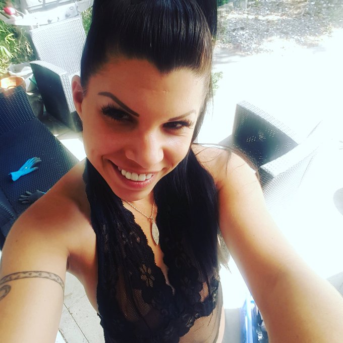 Ich w&uuml;nsche euch sch&ouml;ne 🐰 Ostern😘 https://t.co/PETauee373<a href="/tag/sexy"class="tags"><span>#sexy</span></a><a href="/tag/hot"class="tags"><span>#hot</span></a><a href="/tag/zurich"class="tags"><span>#zurich</span></a><a href="/tag/camgirl"class="tags"><span>#camgirl</span></a><a href="/tag/coins"class="tags"><span>#coins</span></a><a href="/tag/erotik"class="tags"><span>#erotik</span></a><a href="/tag/schweiz"class="tags"><span>#schweiz</span></a>