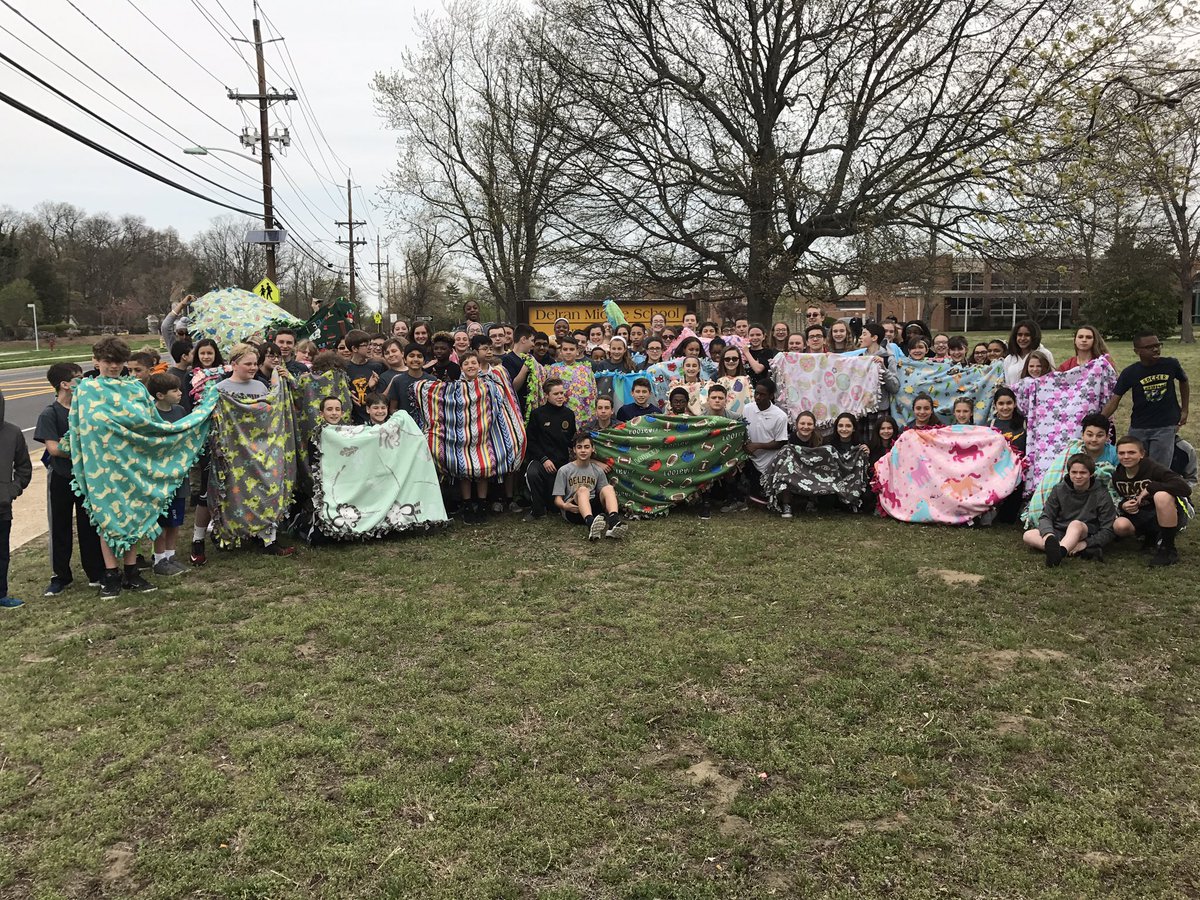 team_7a's tweet photo. Great job 7A!  We made a total of 40 blankets for #projectlinus. @WendyDeVicaris @AmyRashAP @amyatz718 @SwimDHSBears https://t.co/onPE6vThgn