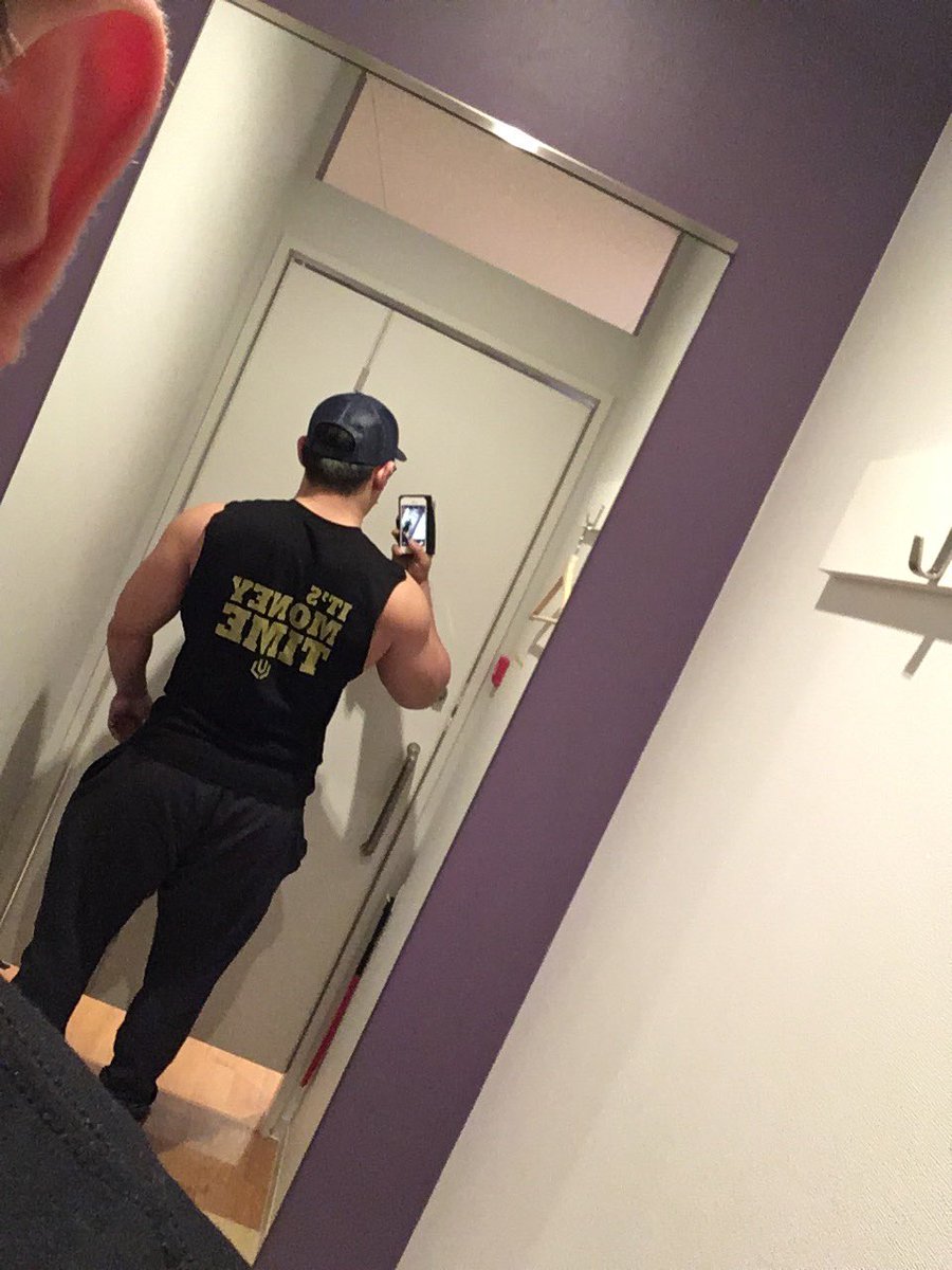 実は five-star Tシャツも１枚スリーブレスにリメイクしました🏋️✨<a href="/lvdfitness/">LVD Fitness</a>