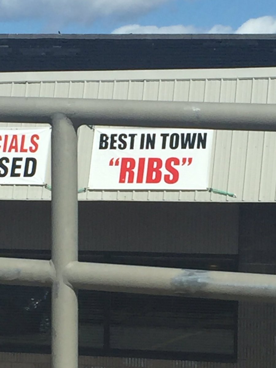 hsarsenault's tweet photo. "ribs" ๐ค#badpunctuation #fakeribs #dartmouth https://t.co/f492mzNxTw