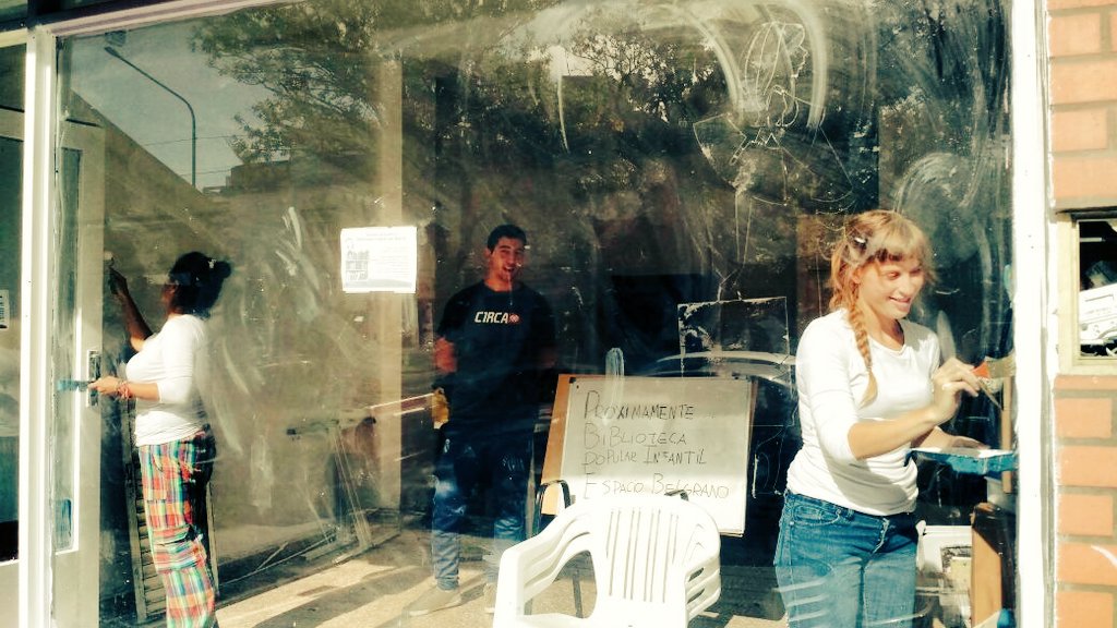 EVbelgrano's tweet photo. #Ahora preparamos el nuevo #EspacioBelgrano 🎨👨👩✌ https://t.co/DIfv0msJsr
