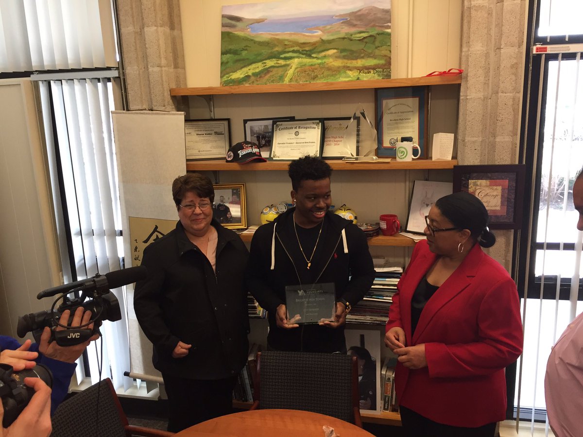 Ms. Wolder tweet media