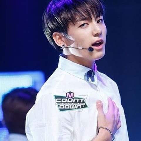 BTDopeSQ's tweet photo. [JungKook] I need you girl
Wae dachil geol almyeonseo jakku niga piryohae
[JungKook] I need you girl [Jimin] Neon areumdawo #VISHAWEDD https://t.co/kdrGTZKNZu