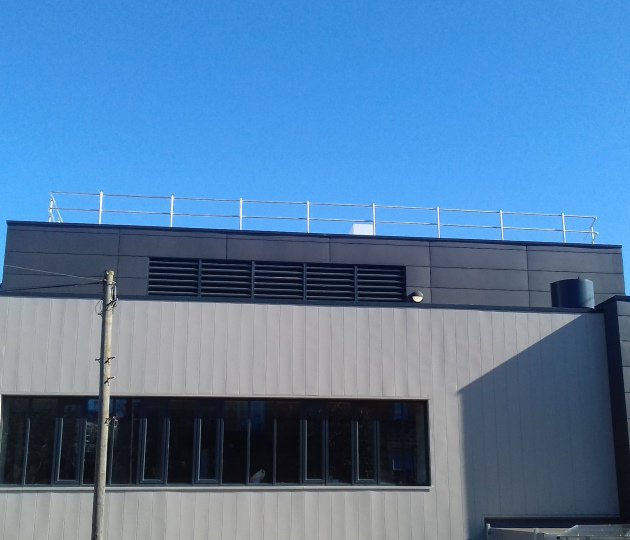 Read our latest blog about how our customers use our products: roofco.co.uk/news/rhino-rai… #Rivet #Fixed #Guardrail #EdgeProtection #Roofco