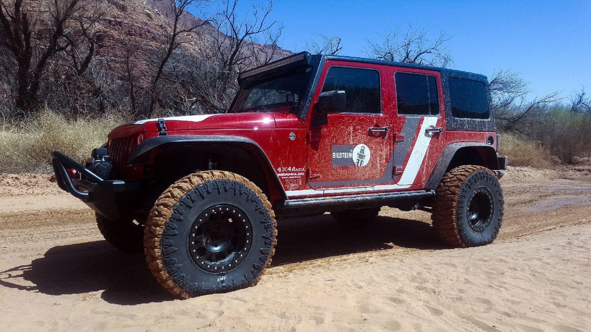 atturotires's tweet photo. Easter Jeep Safari , Moab, Utah @bilsteinUS #AtturoTire #TrailBladeBOSS #BOSS #HardCoreOffroad #Offroad #Jeep https://t.co/xwuHTWdPUy