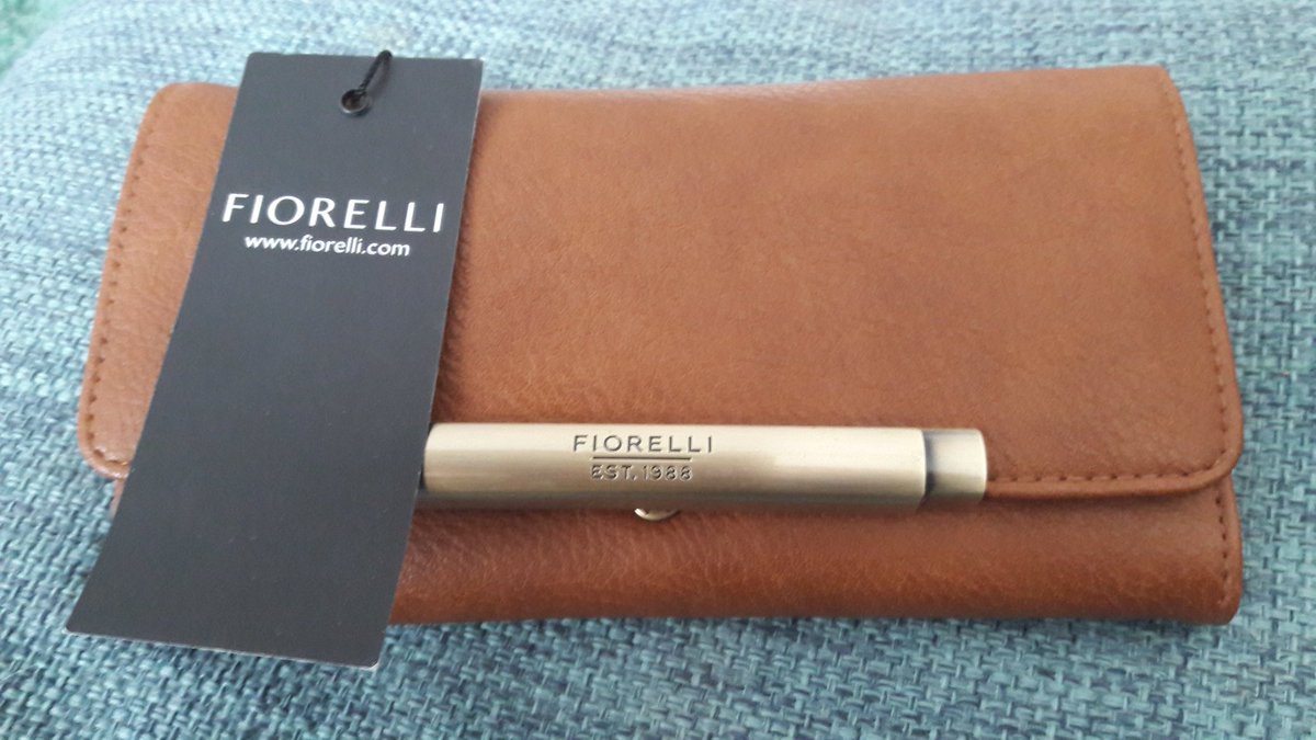 gemsandreagover's tweet photo. @WeNetworkGroup thank you for my amazing raffle prize love it xxxxxxxxxxx https://t.co/SxywHgrpJl