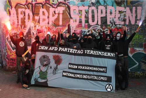 Ruhr_Anarchie's tweet photo. Aufruf: Den #AFD Parteitag am 22.4. in #Köln verhindern! #Anarchismus #Anarchie #Perspektiven

https://t.co/Xm7k7dLk9p https://t.co/O0r9UN7QVf