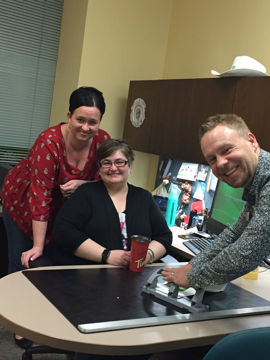 KaylaMacRae88's tweet photo. Nice and flowery for #fefblitzday! @caraaugy4 @CHarasemchuk @lnat54 https://t.co/dNITOgsTHQ