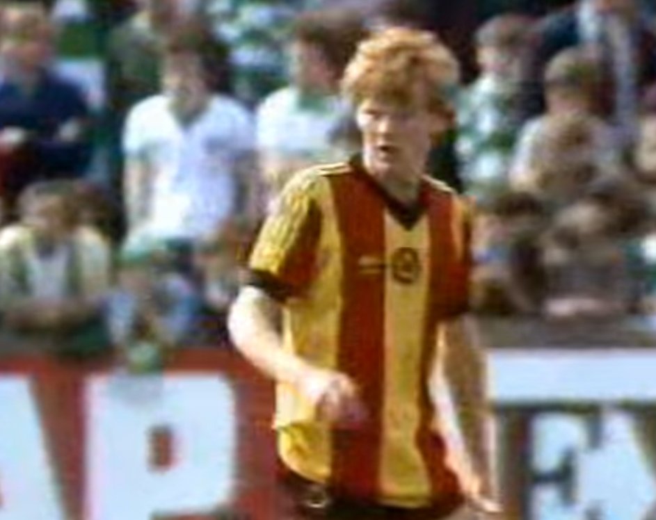 Happy Birthday to former & Old-Firm striker Mo Johnston, 54 today. 