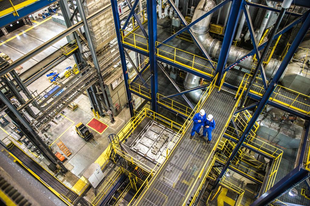 CiscoFrance's tweet photo. Découvrez quelles sont les 6 façons de se protéger contre les cyber-menaces de l’industrie 4.0. #Manufacturing #HM17 https://t.co/yy9k3sxj6U https://t.co/AIOVpUwCuY