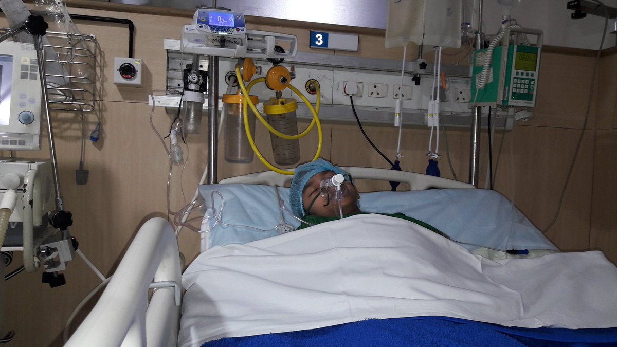 SameerMoHero1's tweet photo. Your small help he can live.from the heart we kindly request you if any one want tohelp this kid life we have paypal https://t.co/L7CenUgMO7 https://t.co/6ZtJLfYzXm