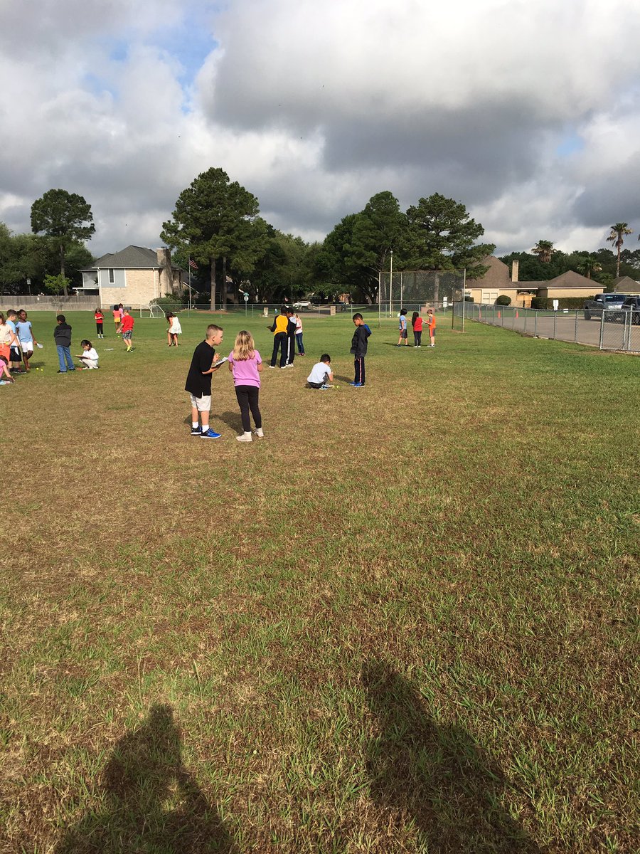 kt_techr's tweet image. Mrs. Archer&apos;s and Miss Smith&apos;s classes going on an egg hunt to review math, science and ELA. @winborneagles