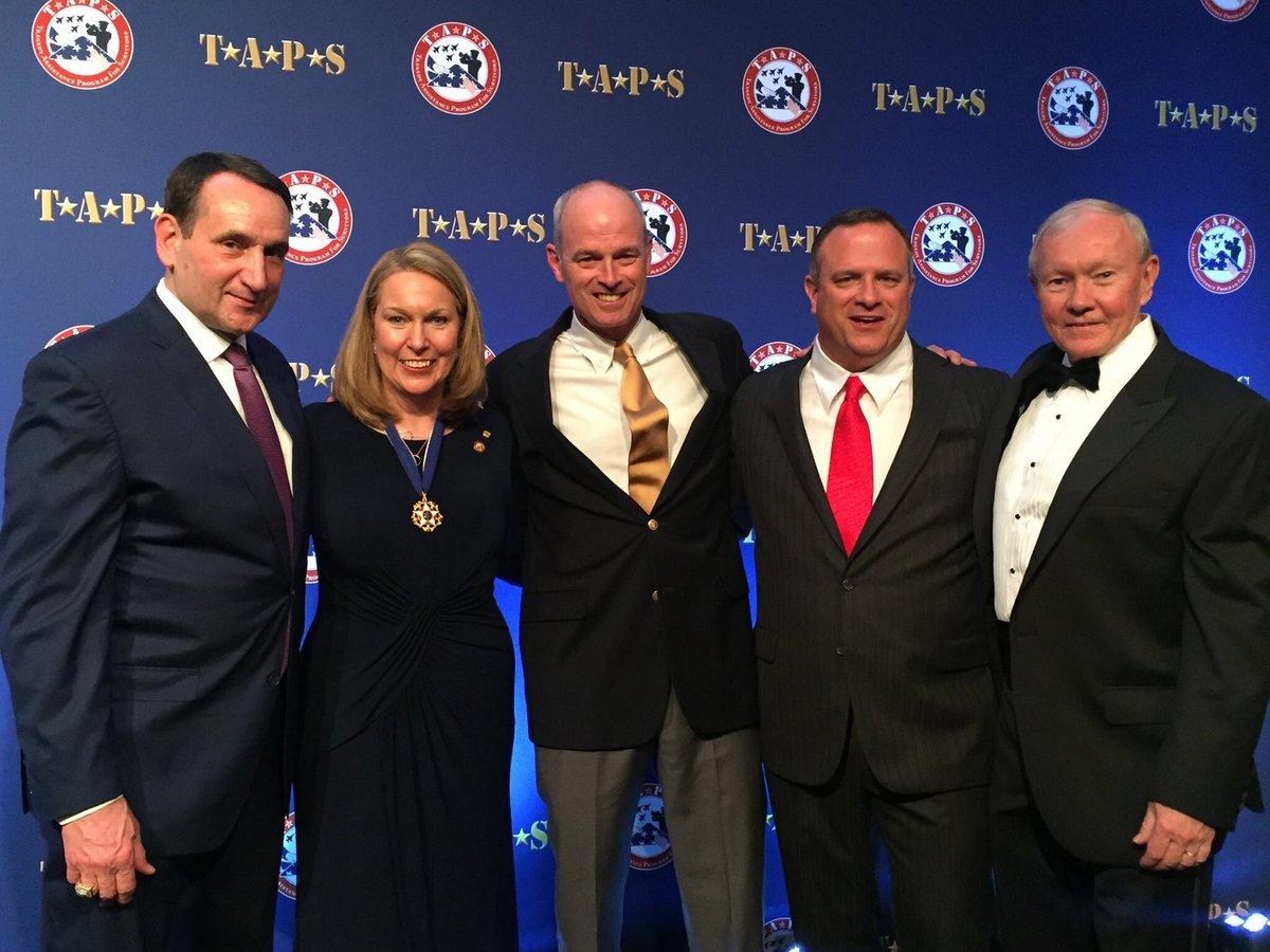 TAPSorg's tweet photo. Amazing night at #TAPSGala w/ some of the best #FriendsofTAPS around! Thanks to all who care for families of America's fallen heroes! https://t.co/aOGNHiNPEm