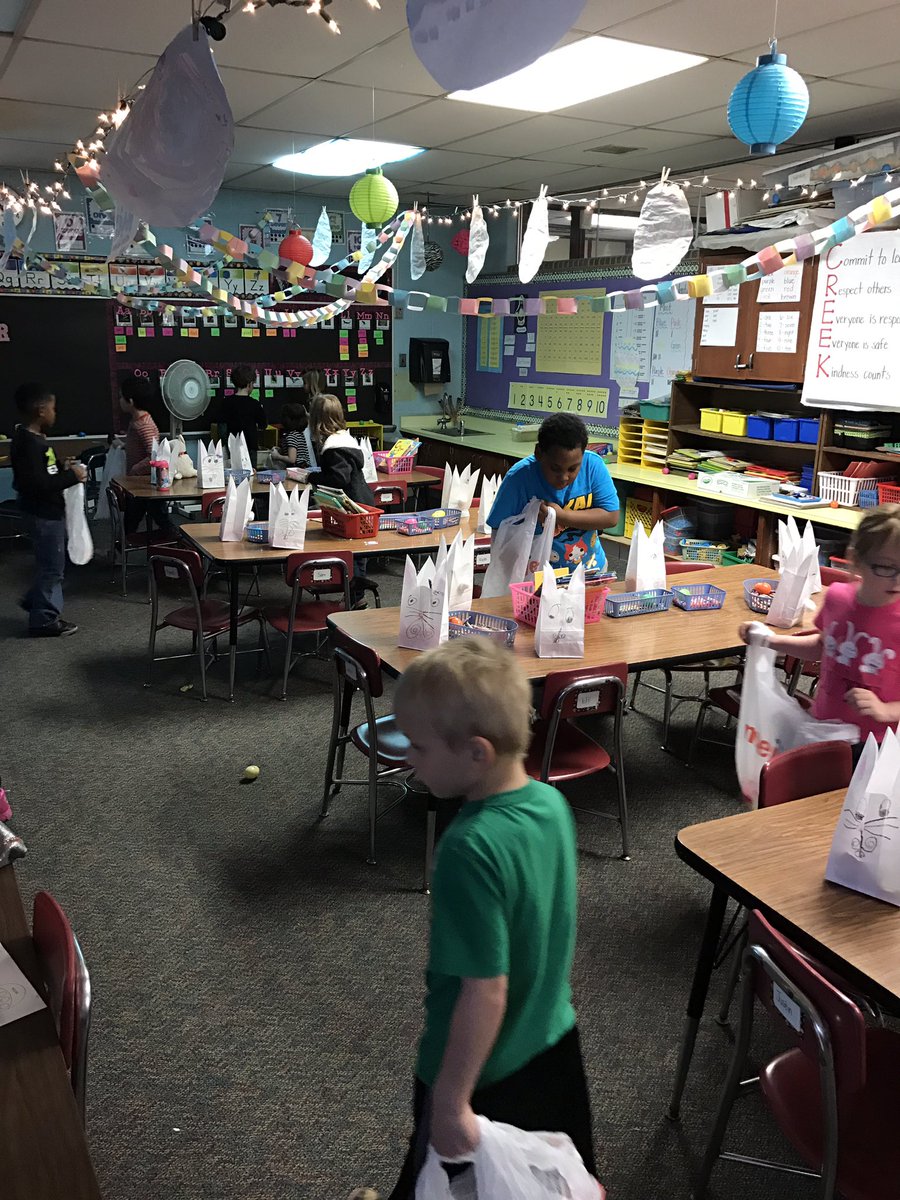 krbrookshire's tweet photo. Easter egg hunt in kindergarten @dieckk5  @swartz_creek #egghunt https://t.co/yRMPW2M7WE