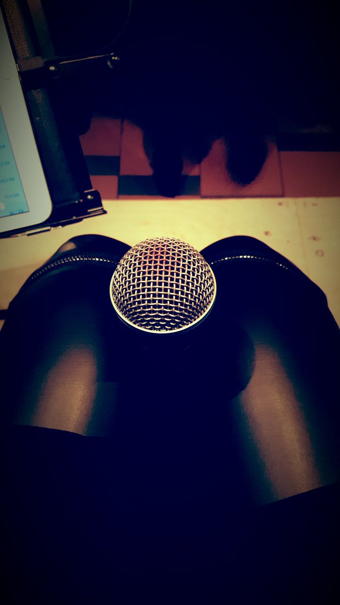 giameaki's tweet photo. #Singingtime #Redlipstick #OnStage #VocalTeacher #SingingLessons #GreekSongs #Londond https://t.co/IYJ24EjCD3