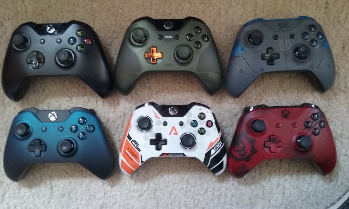 WalkingGears's tweet photo. Just collecting controllers #XboxOne #GearsofWar4 #JDFenix #Crimson #Titanfall #Duskshadow #Halo5 https://t.co/IwEuLr9EyN