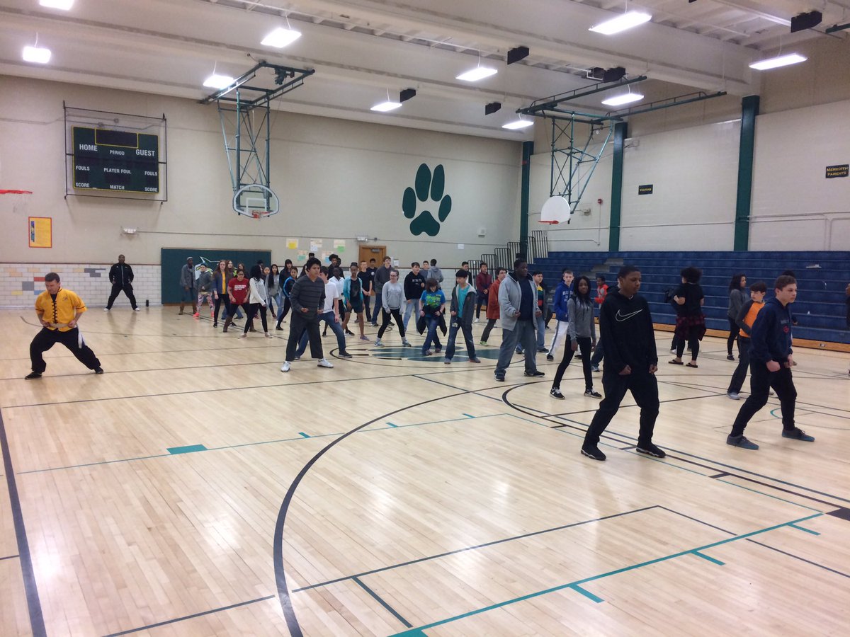 LuvMSPhysEd's tweet photo. Combined Chinese and #Physed classes today #meredithhuskies https://t.co/D44iItxKdE