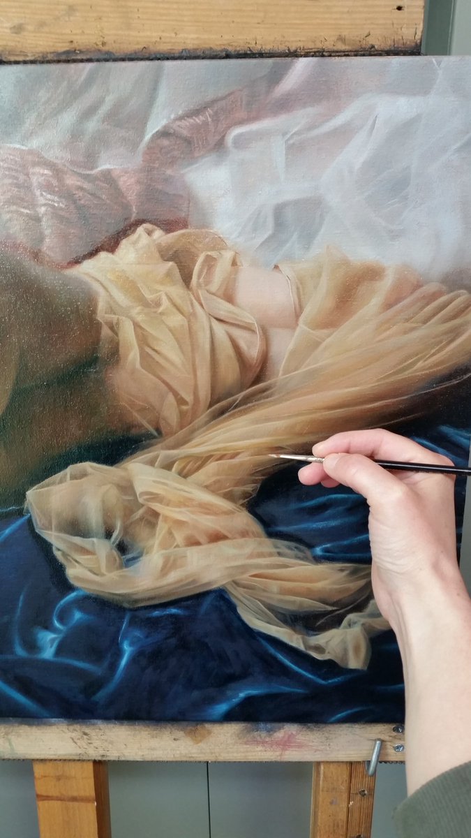 TinaSpratt's tweet photo. Working up the fabric....( section of a bigger painting )
#oilpainting #art #realism #tinybrushes #workinprogress #wip #artist #artlovers https://t.co/16V8GxpKhB