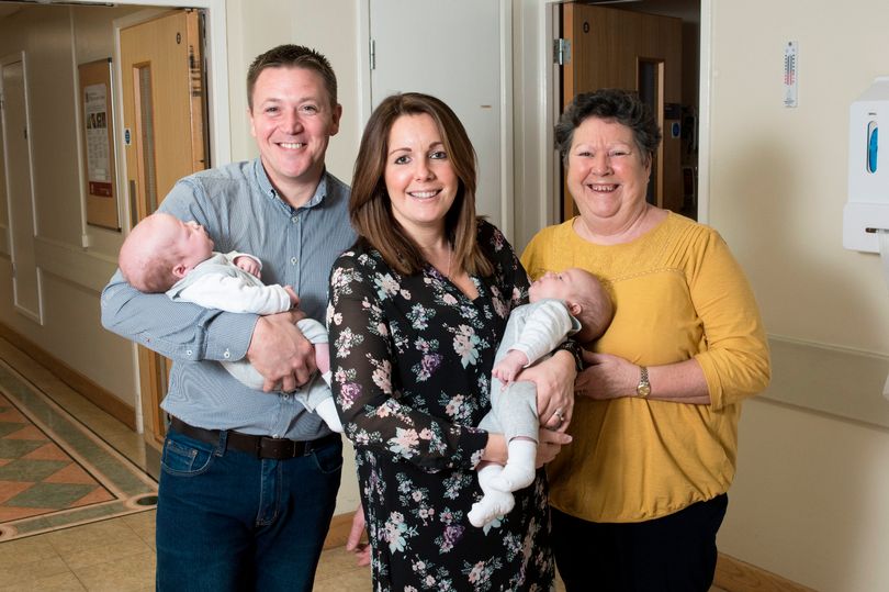 'My mum delivered my twins in front of millions of people' mirror.co.uk/news/real-life…