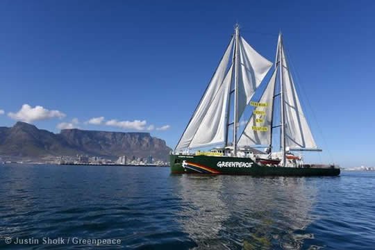 GreenpeaceArg's tweet photo. ¡MIRÁ lo que hizo el Rainbow Warrior antes de venir a Argentina!
Energía solar, océanos, agroecología y corales. #RainbowBA https://t.co/w3c5CeCdtR