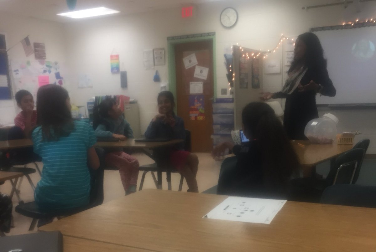 cincyliz's tweet photo. "Teacher magic" never fades. Great to be in Ss shoes. Fabulous #flashteach lesson! Who's next?@katricequitter https://t.co/kikTsAL0th