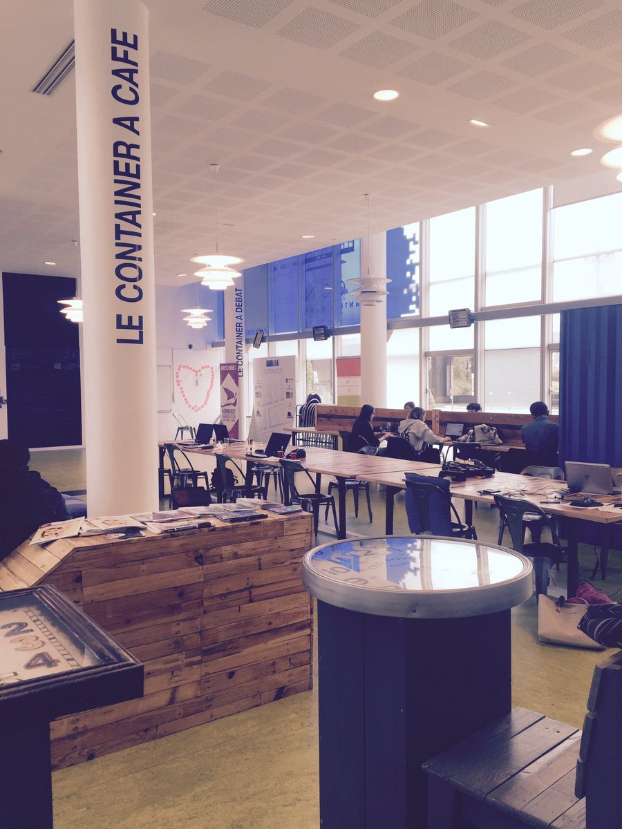 sebtasserie's tweet photo. Passage à @LeContainer pour découvrir cet espace de coworking, d'échange et de débat #innovation @normandyFT merci @AudreyVRAC https://t.co/x5FyRZ6kXT