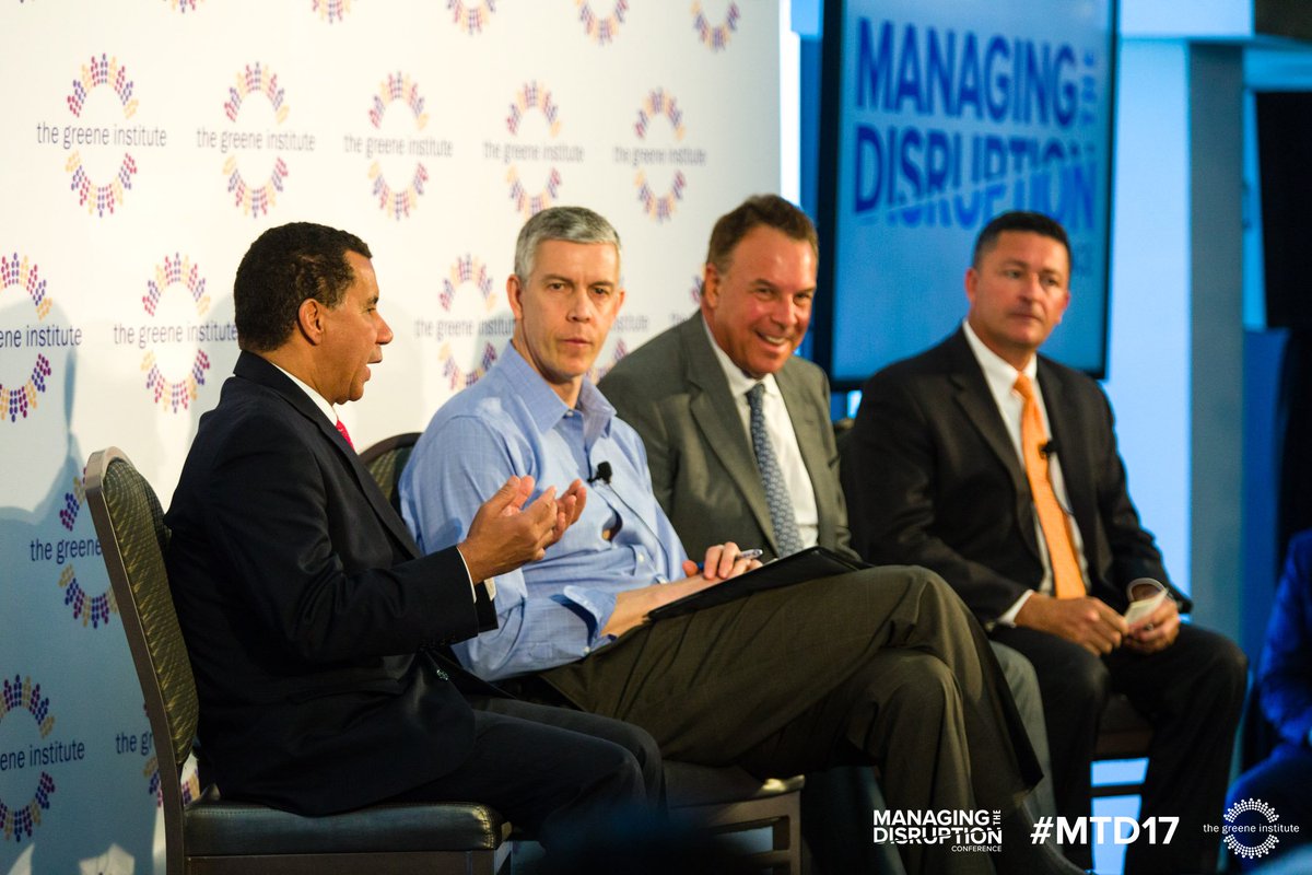 DisruptionConf's tweet photo. .@NYgovpaterson55 suggested we strive for an economy where families can survive on the pay from a 40hr week #MTD17 https://t.co/Cgg05L3mfg