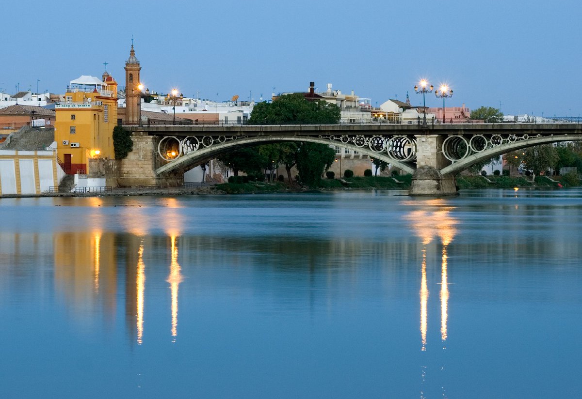 lemonuts's tweet photo. ¡Feliz jueves santo a todos!
#Happy #easter #lemonuts #Sevilla https://t.co/5B4VPnyyiy