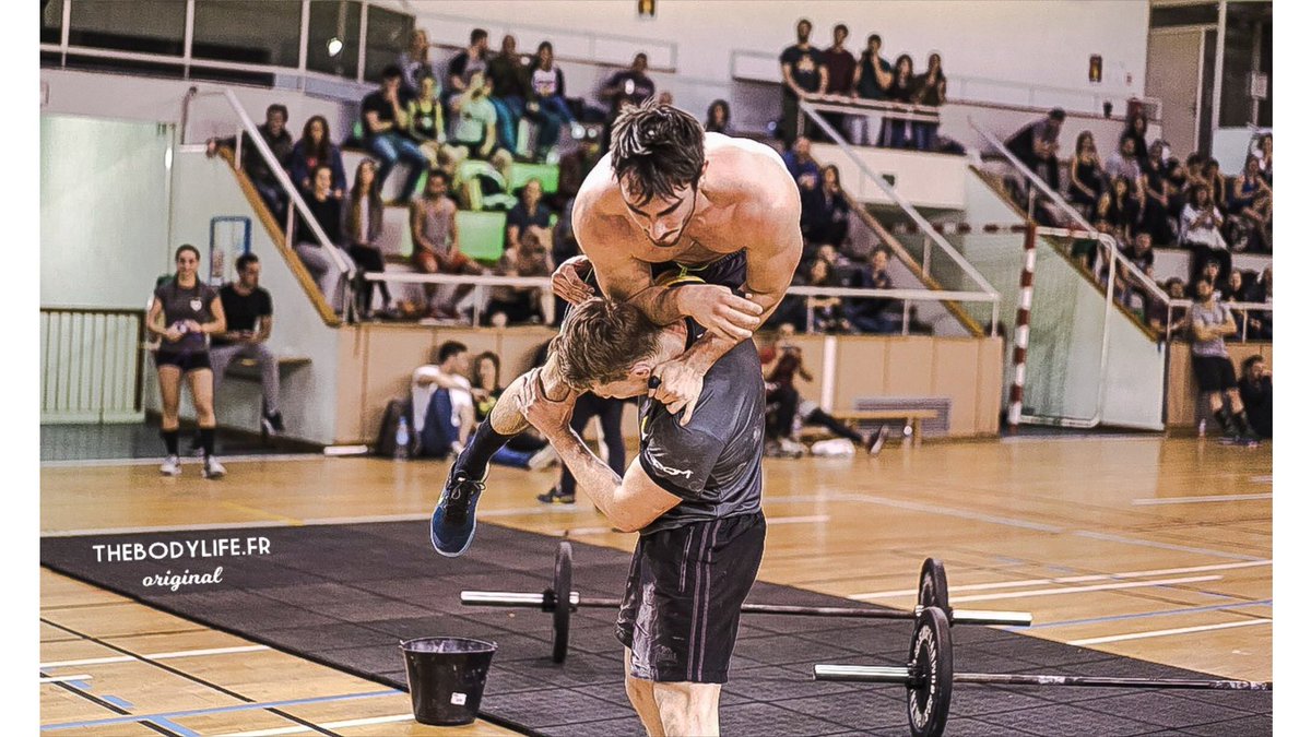 Beau challenge #crossfit pour un de nos bodylifeurs! Allez #go à la salle ou en extérieur, c'est bientôt l'été ! #sport #crossfit #fit