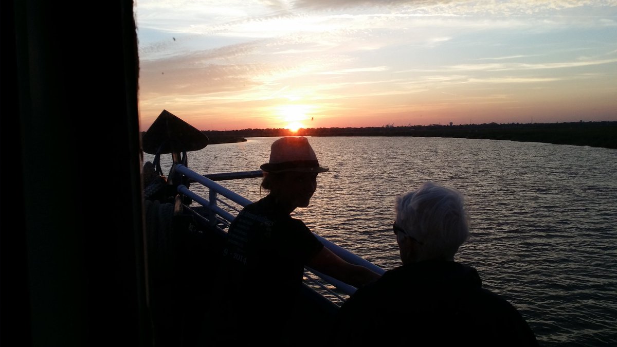 LarryCredle's tweet image. Sunset private cruise aboard Lady Jane  shrimpcruise.com