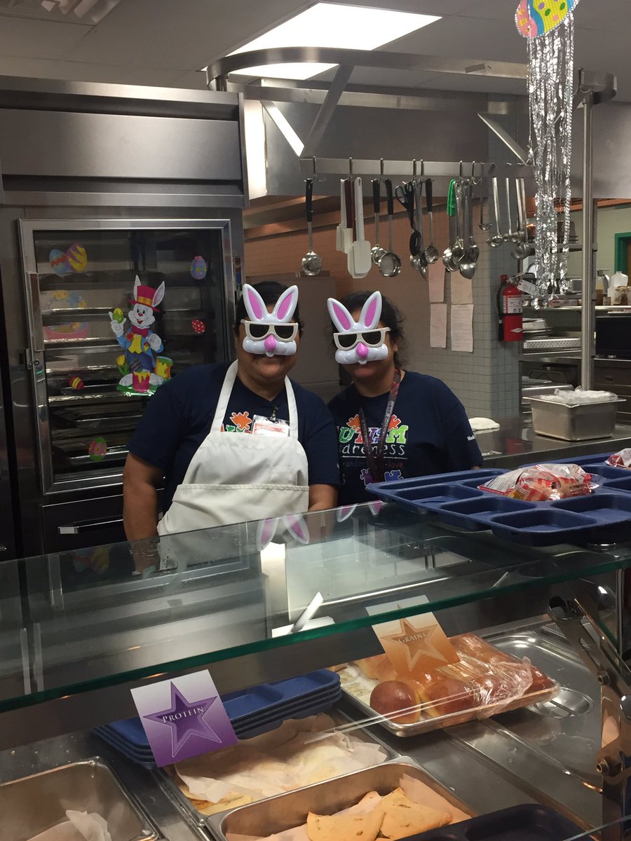MKB1A's tweet photo. Love our child nutritionalists and the fun they bring to the cafeteria! @MKBMavs #cisdlearns https://t.co/2db8P7LoXD