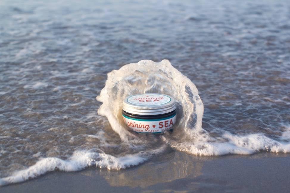 cadijordan's tweet photo. Love this product from @FieldworksSCo It's like a mini home microdermabrasion! Xo https://t.co/PnHbuecmcp #cleanbeauty #indiebeauty https://t.co/C2gnpGIHRP