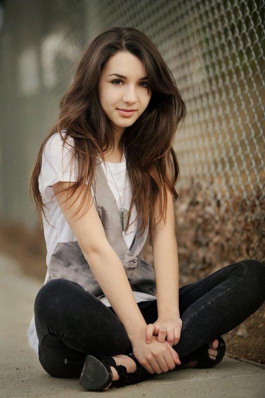    Happy birthday Hannah Marks! ¡Feliz cumpleaños 