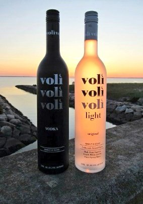 ZayPromotion's tweet photo. The black bottle match ya shades the clear bottle the life of party much love uncle Pit Voli everywhere near you 💣💣💯 @pitbull  @Voli305Vodka https://t.co/QqJpCiSzGz