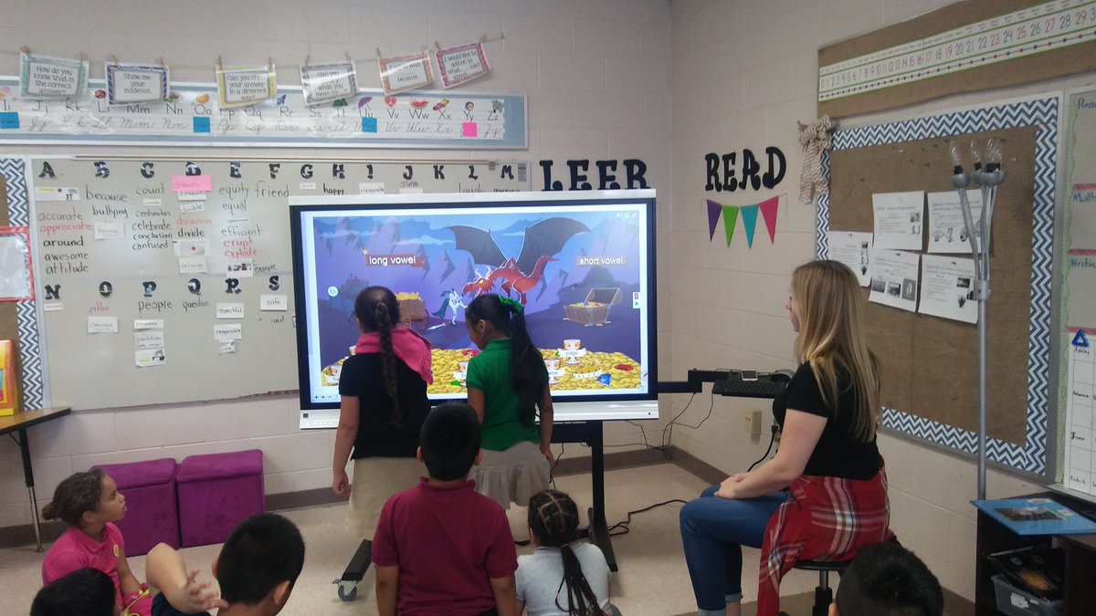 mrsaulSTEAM's tweet photo. @thomsonteaches class is loving @WhitsittWildcat's new smartboards! The students are super engaged! Thanks @WES_Princ_i_PAL #STEAM https://t.co/u2iH439kFN