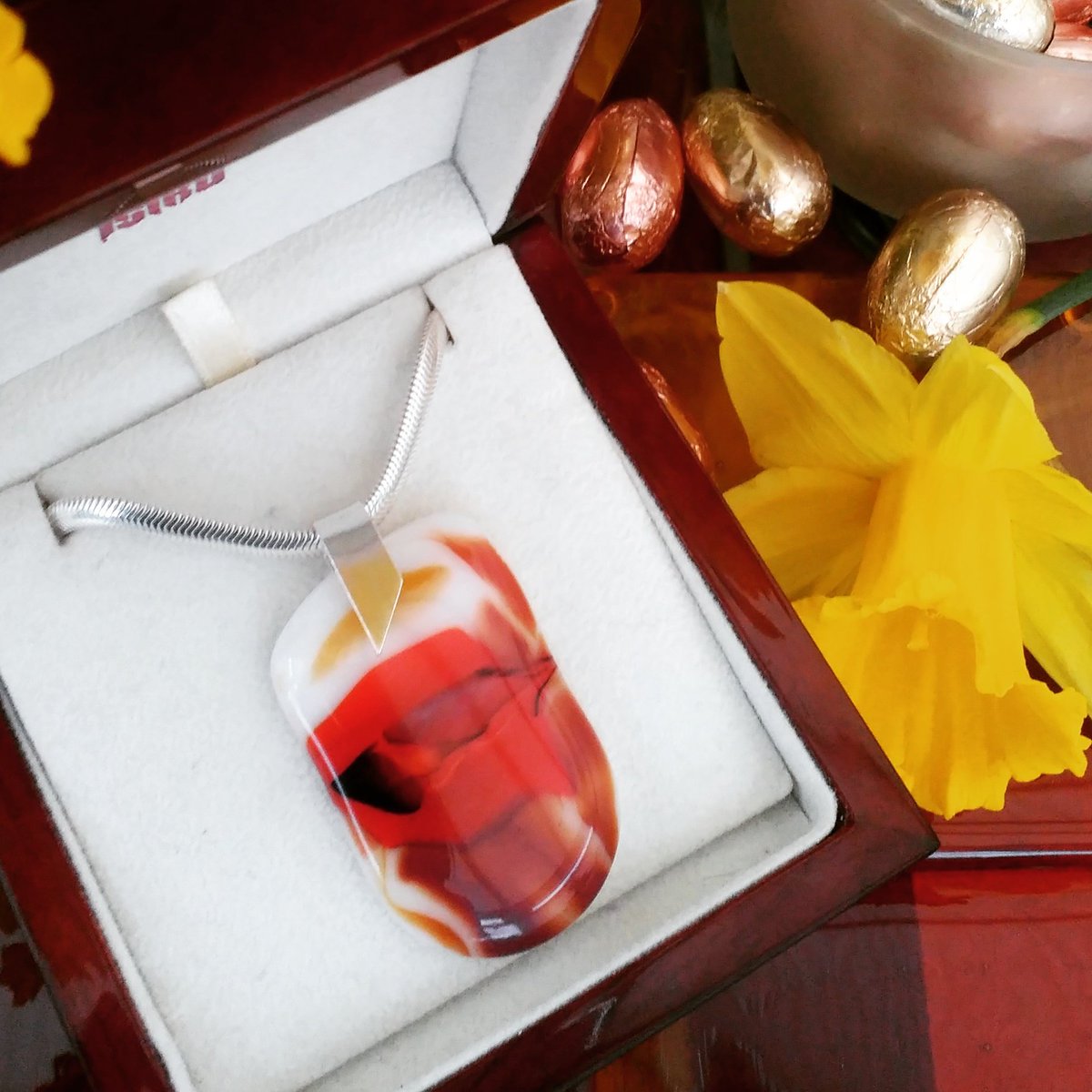 _isiko's tweet photo. Our isiko Easter glass pendant Collection is here!🌻 Follow us, visit our website and share our new collection... https://t.co/kC47ftgct8