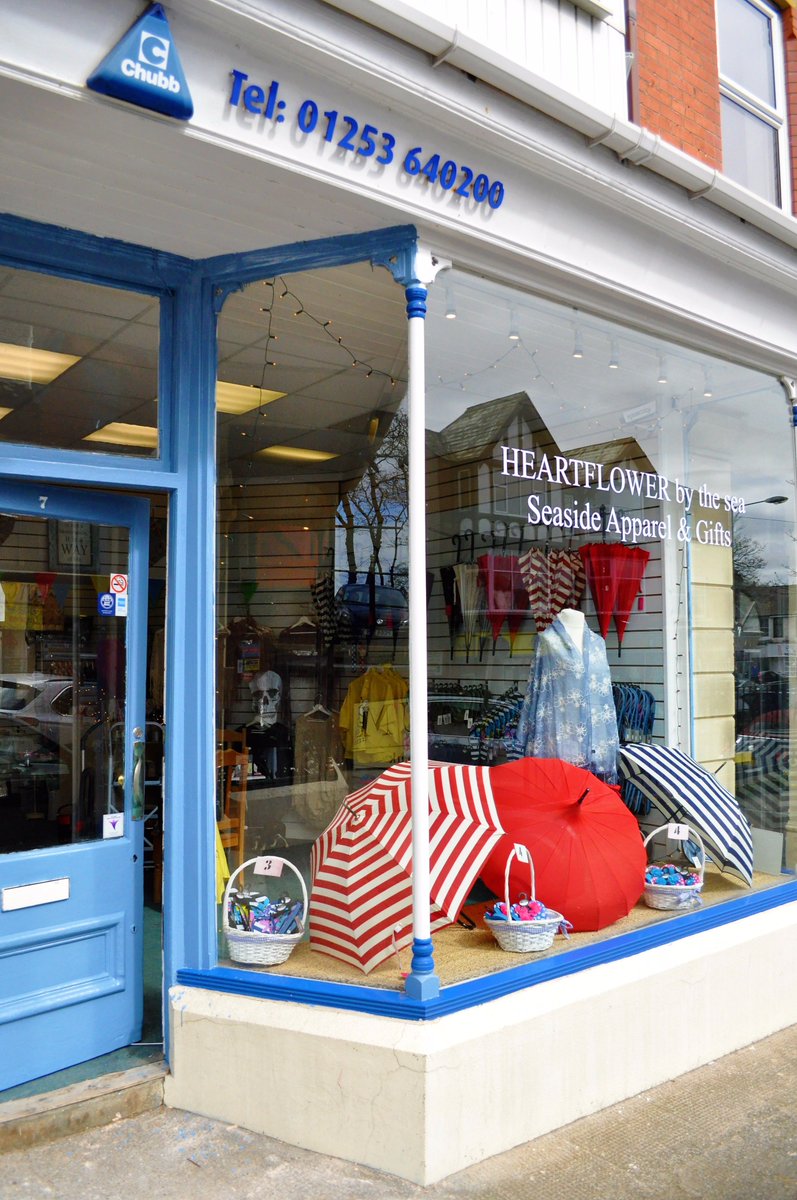 Welcome to St. Anne's on the Sea. Heartflower on St. Andrew's Rd Sth. OPENS Good Friday!!! Check it Out <a href="/StAnnesTweetUp/">RELAX ST ANNES</a> <a href="/stannesonseaTC/">SATC</a>