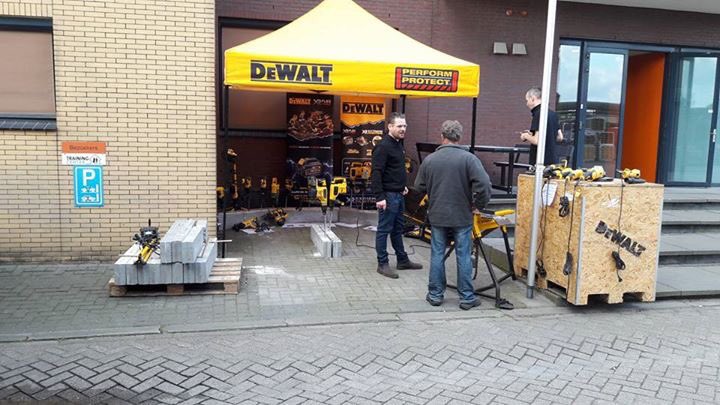 WeberBeamix's tweet photo. De jaarlijkse roadshow van @DEWALT_benelux voor medewerkers van de Bouwmaterialenhandel vanavond bij #Weber #Beamix! https://t.co/WnlSWhivxw
