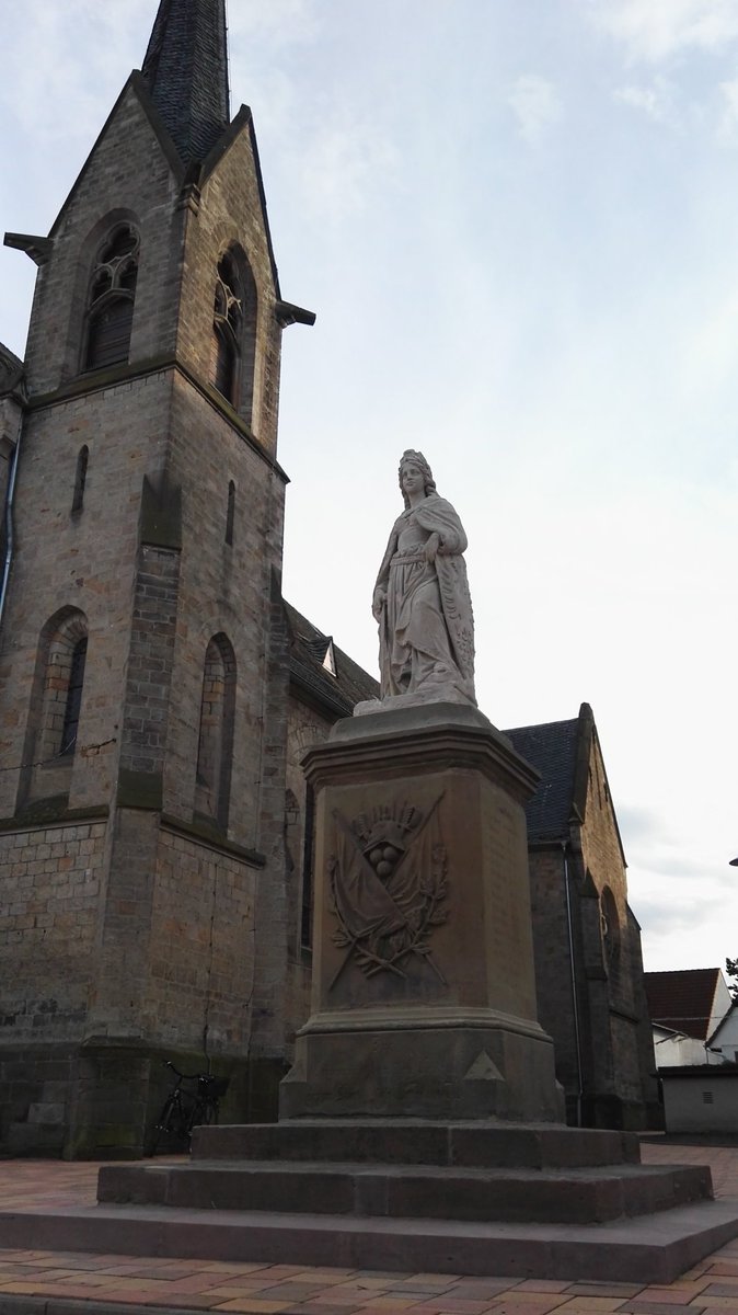 TWethlow's tweet photo. Die wahrscheinlich älteste Dame Saulheims ist wieder zurück. https://t.co/nHSUlYVKrK