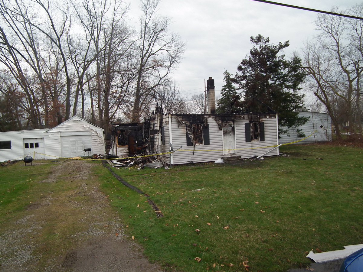 OhioFire's tweet photo. *ARSON* We're seeking tips regarding 2 fires set at 641 S Favony Ave in Holland. $5k for those with info &amp; help us find #WhoDunIt https://t.co/Zc4Td5ECH5