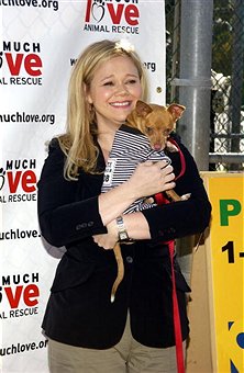 Happy birthday to the always hilarious Caroline Rhea!   